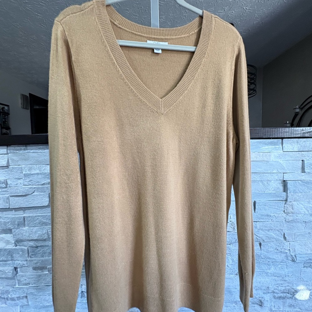 croft & barrow Women's V-Neck Sweater in Camel Tan